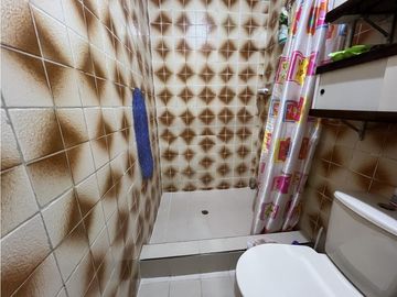 Venta de Edificio de Tres Pisos con Tres Apartamentos . B/ Belisario C