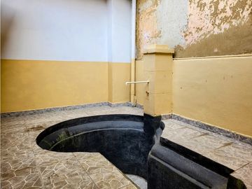 CASA  EN GIRARDOTA DE GRAN TAMAÑO Y POTENCIAL