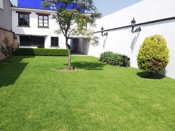 Amplia casa en Santa Ana Tlapaltitlan