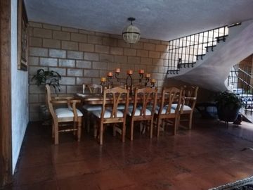 Amplia casa en Santa Ana Tlapaltitlan