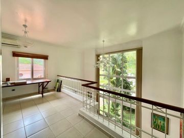 Se vende increíble casa en Camino de Cruces. (MM)