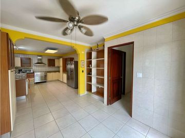 Se vende increíble casa en Camino de Cruces. (MM)