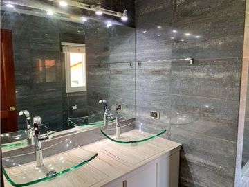 Se vende increíble casa en Camino de Cruces. (MM)
