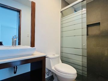 ELEGANTE CASA EN VENTA CON ACABADOS DE LUJO PARQUE NAYARIT