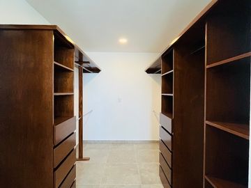ELEGANTE CASA EN VENTA CON ACABADOS DE LUJO PARQUE NAYARIT