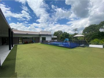 VENTA EXCELENTE CASA DE CAMPO ARMENIA