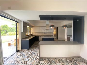 VENTA EXCELENTE CASA DE CAMPO ARMENIA