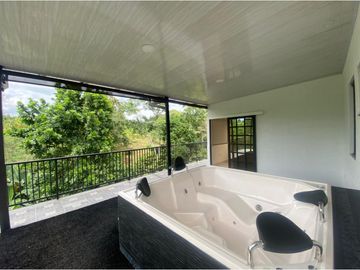 VENTA EXCELENTE CASA DE CAMPO ARMENIA