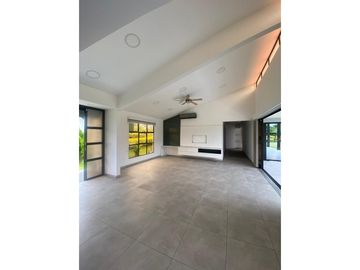 VENTA EXCELENTE CASA DE CAMPO ARMENIA