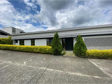 VENTA EXCELENTE CASA DE CAMPO ARMENIA