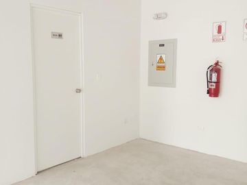 Alquilo local comercial de estreno en Breña ubicado en Primer piso