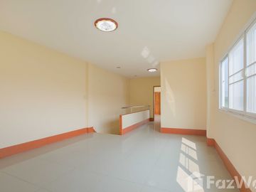 2 Bedroom Townhouse for sale in Nai Wiang, Phrae