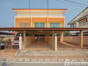 2 Bedroom Townhouse for sale in Nai Wiang, Phrae