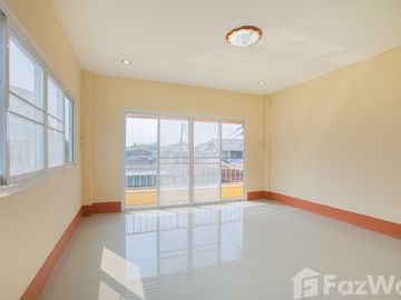 2 Bedroom Townhouse for sale in Nai Wiang, Phrae
