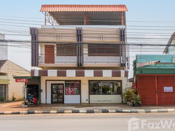 3 Bedroom Townhouse for sale in Nai Wiang, Phrae