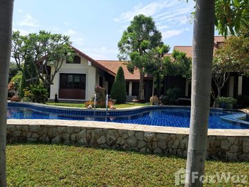9 Bedroom Villa for sale in Nong Ngu Lueam, Nakhon Pathom