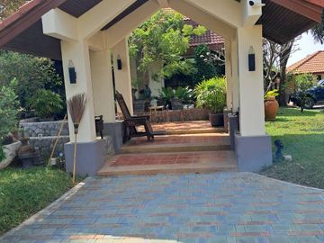 9 Bedroom Villa for sale in Nong Ngu Lueam, Nakhon Pathom