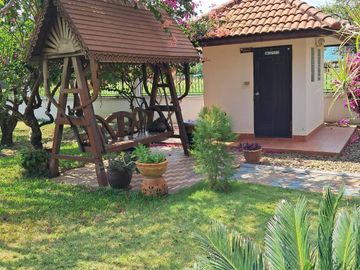9 Bedroom Villa for sale in Nong Ngu Lueam, Nakhon Pathom