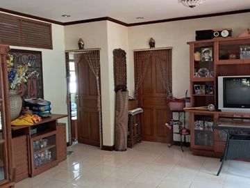 9 Bedroom Villa for sale in Nong Ngu Lueam, Nakhon Pathom