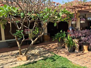 9 Bedroom Villa for sale in Nong Ngu Lueam, Nakhon Pathom