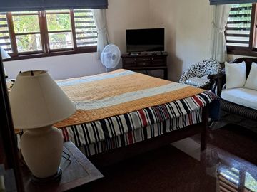 9 Bedroom Villa for sale in Nong Ngu Lueam, Nakhon Pathom
