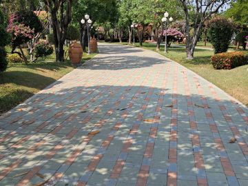 9 Bedroom Villa for sale in Nong Ngu Lueam, Nakhon Pathom