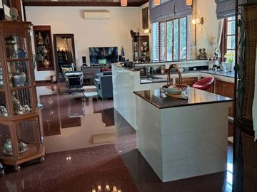 9 Bedroom Villa for sale in Nong Ngu Lueam, Nakhon Pathom