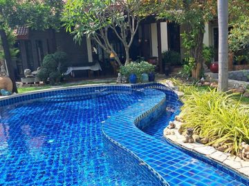 9 Bedroom Villa for sale in Nong Ngu Lueam, Nakhon Pathom