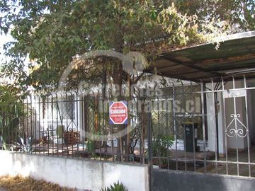 Casa en Venta en cercano a Metro Fernándo Castillo Velasco