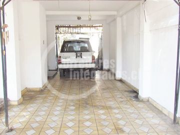Casa en Venta en cercano a Metro Fernándo Castillo Velasco