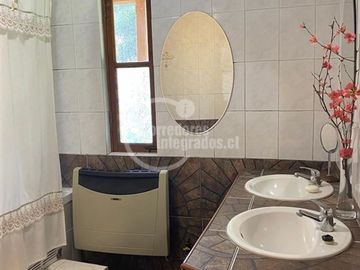 Casa en Venta en Av. Virginia Subercaseaux, Pirque