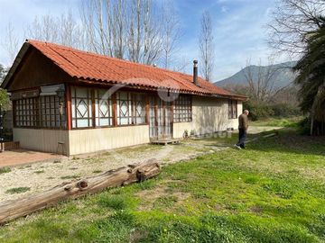 Casa en Venta en Av. Virginia Subercaseaux, Pirque