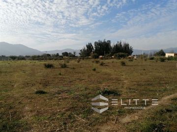 Parcela en Venta en (KRM) PARCELA PLANA EN CONDOMINIO |CON AGUA POTABLE RURAL Y CON LUZ| A SÓLO 7 MINUTOS DEL CENTRO| 35 MINUTOS DE VIÑA Y 50 MINUTOS 