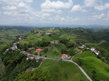 VENTA de CASA CAMPESTRE en PEREIRA