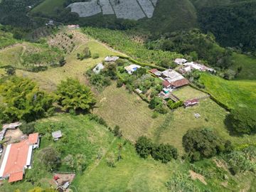 VENTA de CASA CAMPESTRE en PEREIRA