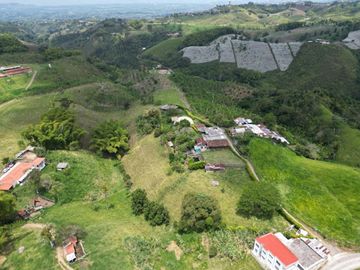 VENTA de CASA CAMPESTRE en PEREIRA