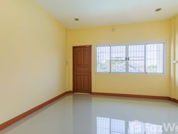 2 Bedroom Townhouse for sale in Mae Chua, Phrae