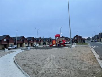 Casa en Venta en Condominio Neyen, Valles del country, Talca