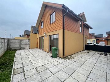 Casa en Venta en Condominio Neyen, Valles del country, Talca