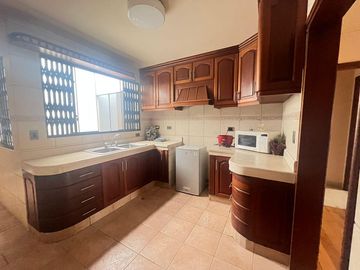 VENTA DE HERMOSO DUPLEX CON 2 COCHERAS EN URB. TAMBO DE MONTERRICO