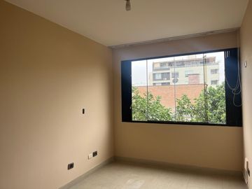 VENTA DE HERMOSO DUPLEX CON 2 COCHERAS EN URB. TAMBO DE MONTERRICO