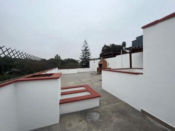 VENTA DE HERMOSO DUPLEX CON 2 COCHERAS EN URB. TAMBO DE MONTERRICO