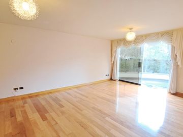 VENTA DE HERMOSO DUPLEX CON 2 COCHERAS EN URB. TAMBO DE MONTERRICO