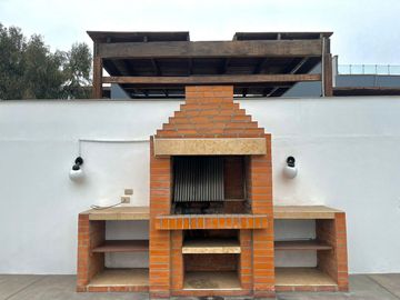 VENTA DE HERMOSO DUPLEX CON 2 COCHERAS EN URB. TAMBO DE MONTERRICO