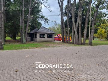 Casa en venta 6 ambientes en el Barrio El Nautico Country Club Escobar apto credito