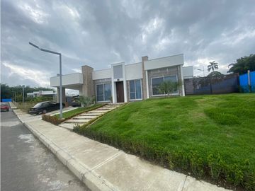 EXCELENTE CASA DE CAMPO ESTRENAR ARMENIA
