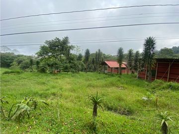 VENTA CASA CAMPESTRE CONJUNTO CERRADO. HERMOSO LOTE. VIA CIRCASIA