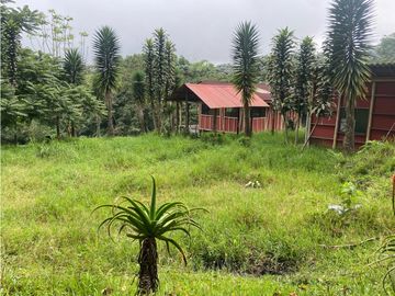 VENTA CASA CAMPESTRE CONJUNTO CERRADO. HERMOSO LOTE. VIA CIRCASIA