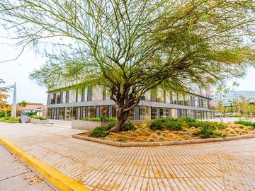 Casa en Venta en Las Tranqueras / Vitacura - Excelente Propiedad Para Remodelar