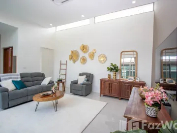 3 BR Pool House At Rochalia Near Lanna International